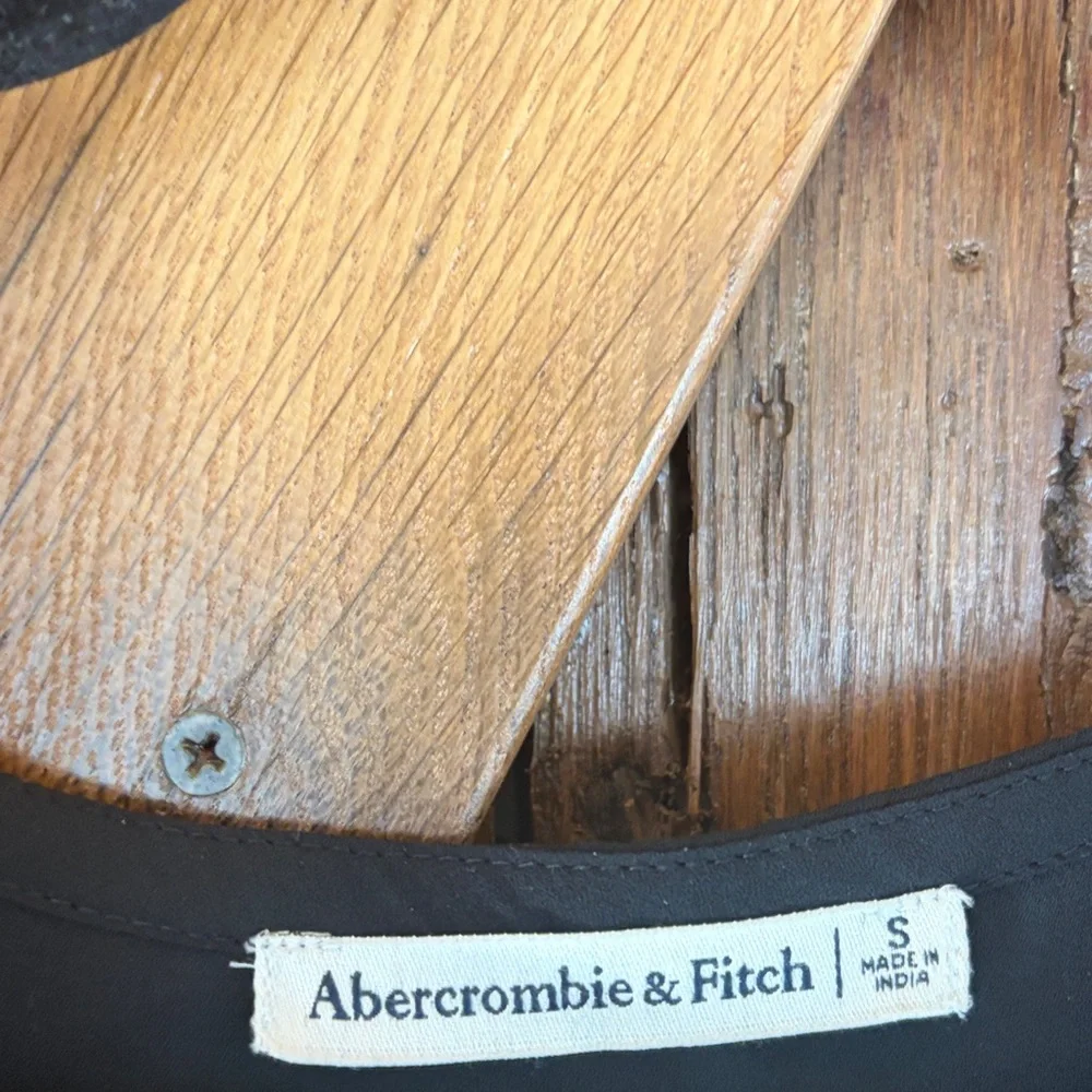 Abercrombie & Fitch Small Black Wrap-Style Cropped Blouse